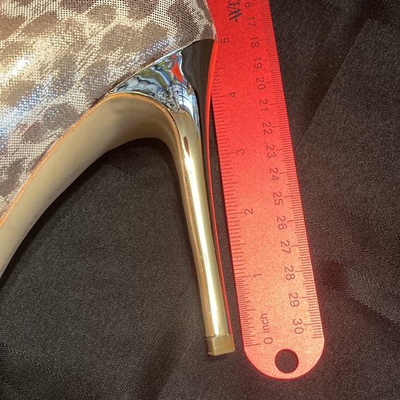 Ivanka Trump Gold Leopard 4” heels - worn once - Picture 7 of 7
